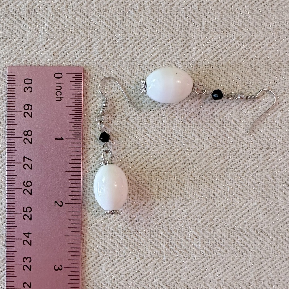 Contemporary Beaded Earring Set of 3 Pairs Dangling Black, White, Peach Bundle - Picture 4 of 9